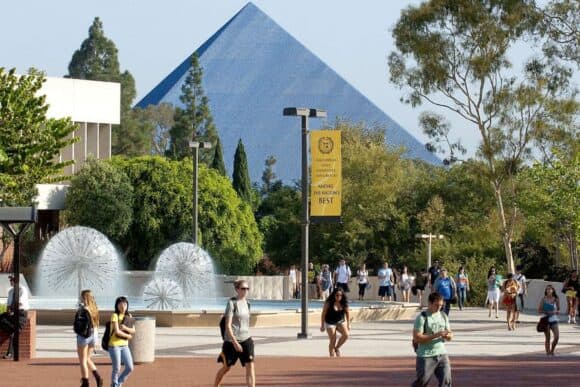 カリフォルニア州立大学ロングビーチ校 - 画像 (6)
