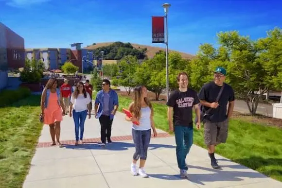 カリフォルニア州立大学イーストベイ校 - 画像 (2)